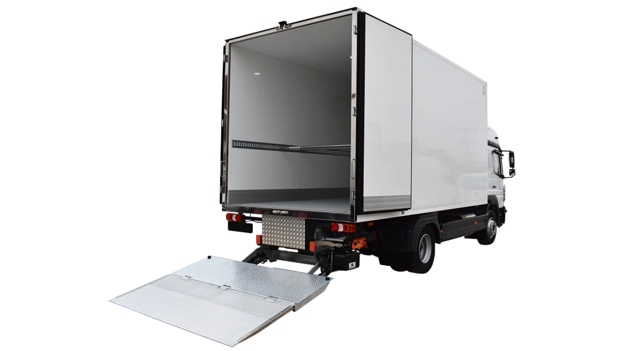 camion para mudanza carrozado con plataforma